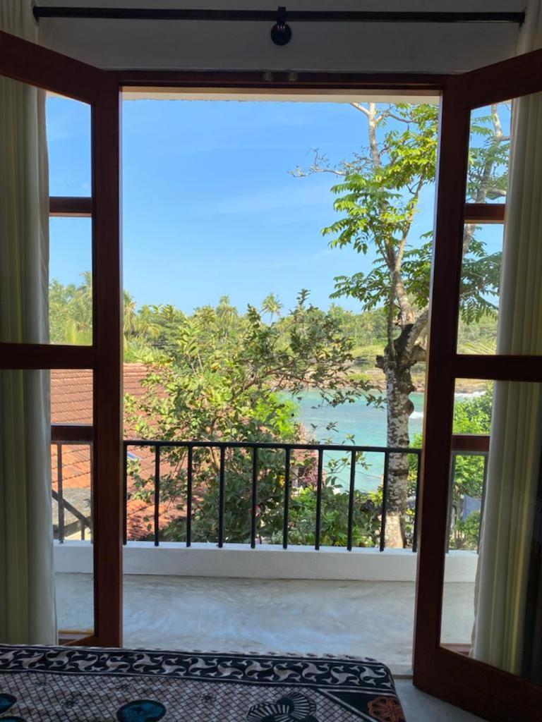 Light House Beach Home Matara Room photo