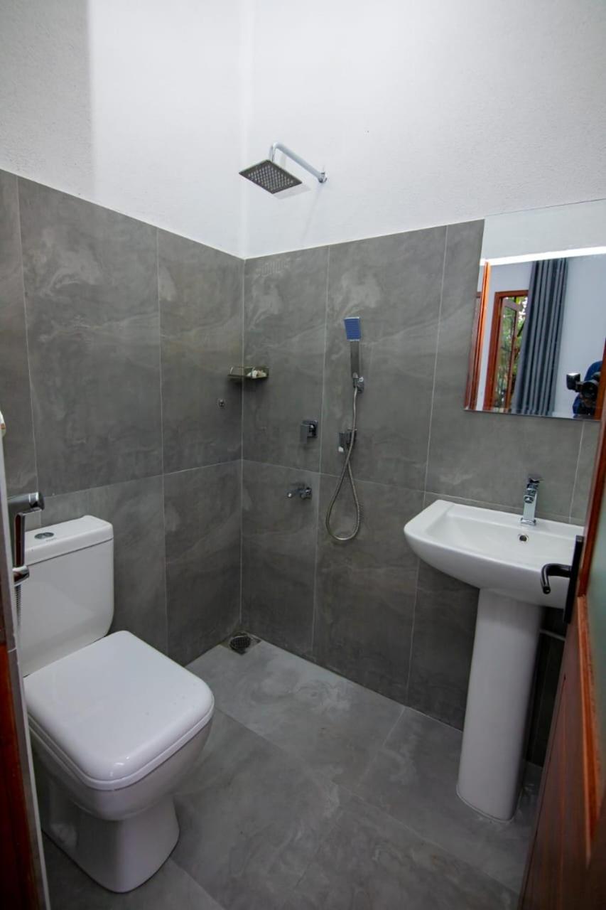 Light House Beach Home Matara Room photo